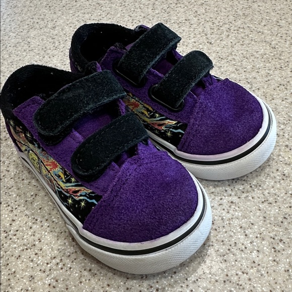 ✨ VANS GLOW in the DARK Wizard and Skull Purple and Black Old Skool Shoes size 5 - Picture 3 of 6